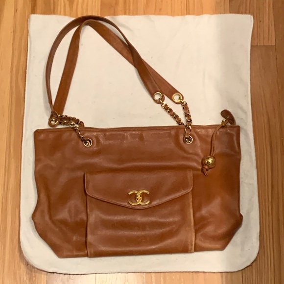 VINTAGE CHANEL Front Pocket Leather Shoulder Bag / Purse